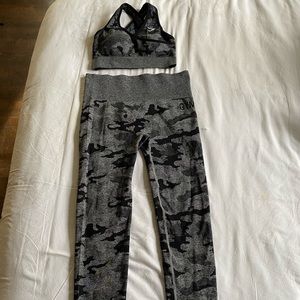 Gymshark Seamless Camo Collection Set - Sports bra and Leggings set